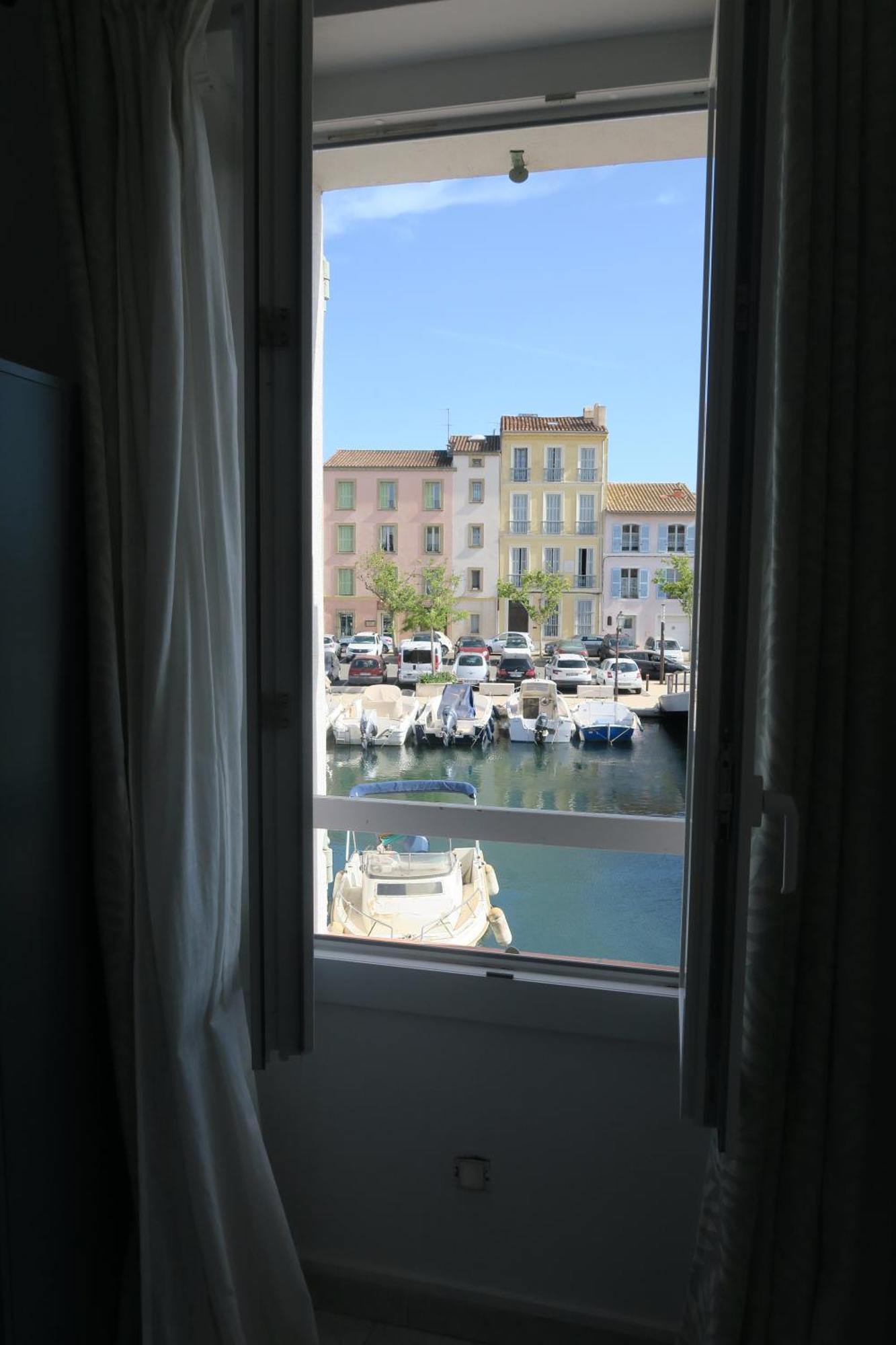 Le Charme De La Venise Provencale *