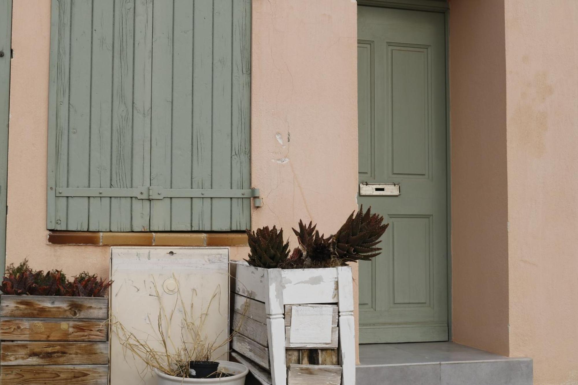 Le Charme De La Venise Provencale *